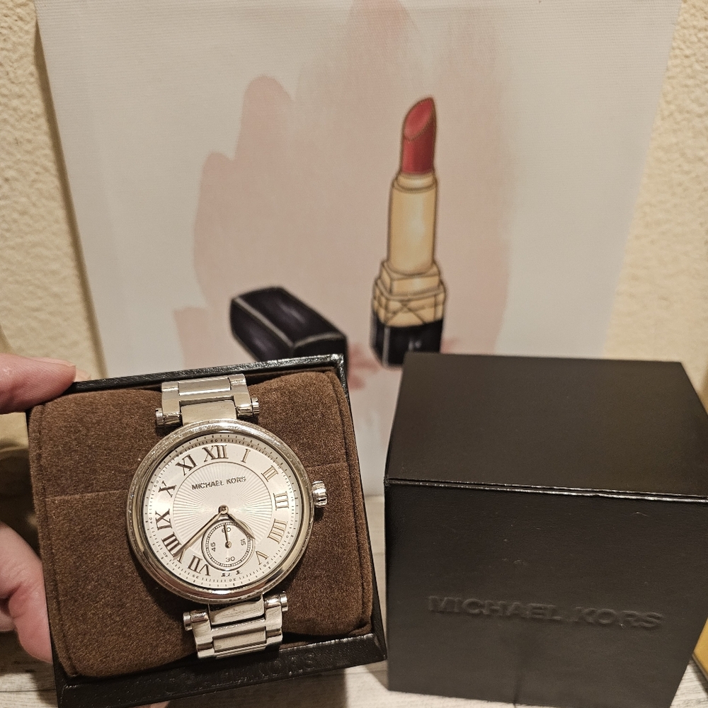 Michael Kors Skylar Silver Women's Watch NIB - Picture 4 of 4